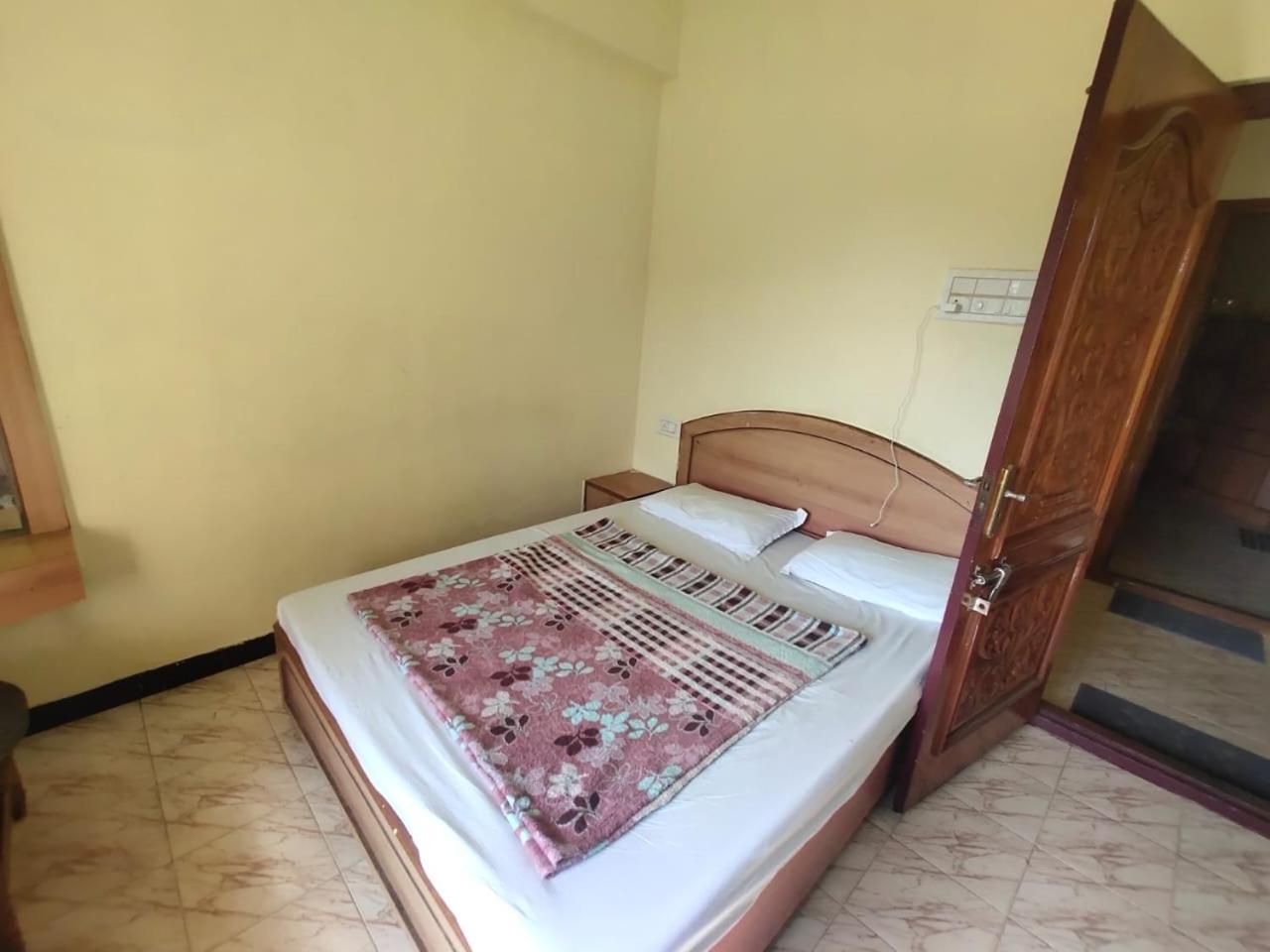 Hotel Ruchi Yercaud Eksteriør billede
