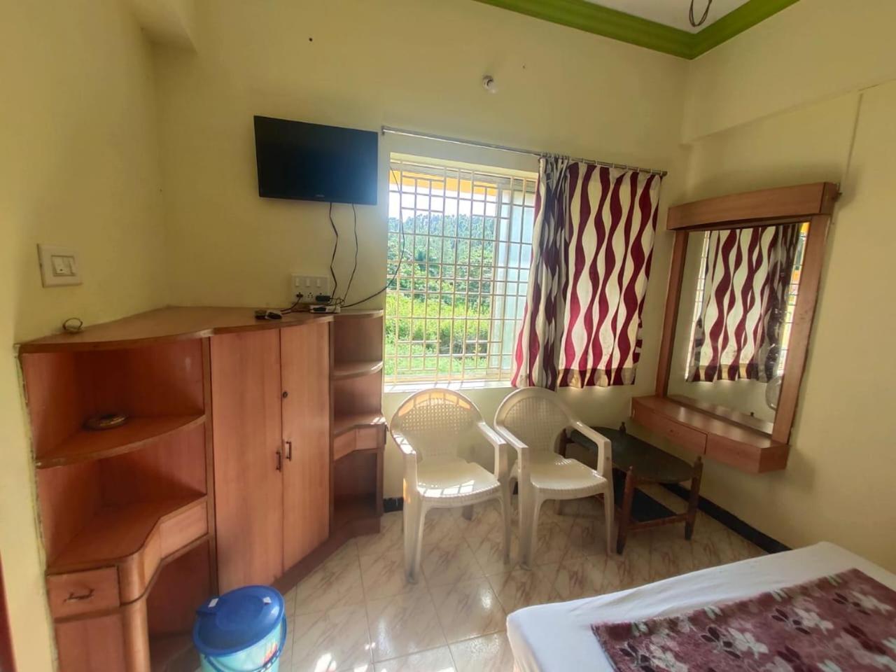 Hotel Ruchi Yercaud Eksteriør billede