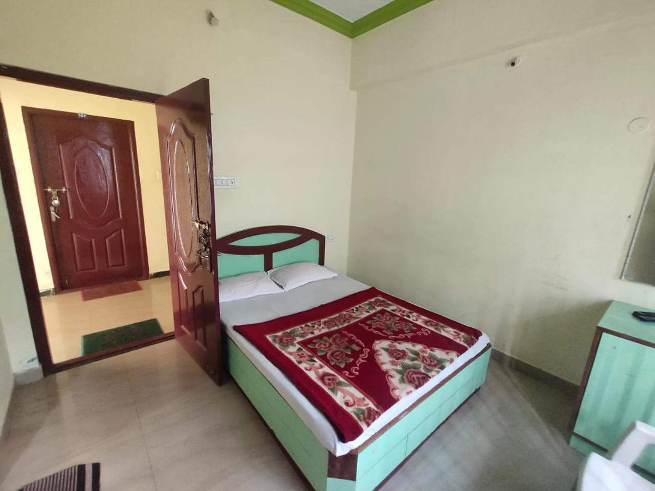 Hotel Ruchi Yercaud Eksteriør billede